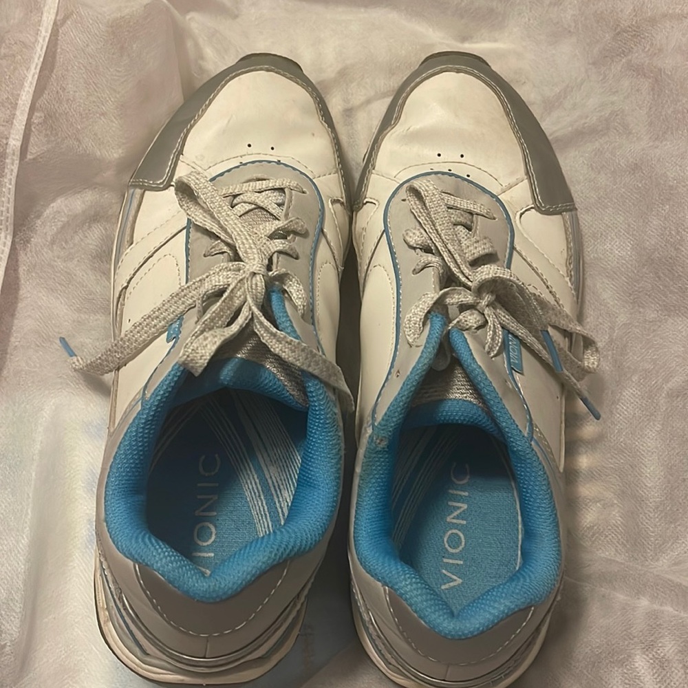 Woman’s Vionic athletic shoes size 9